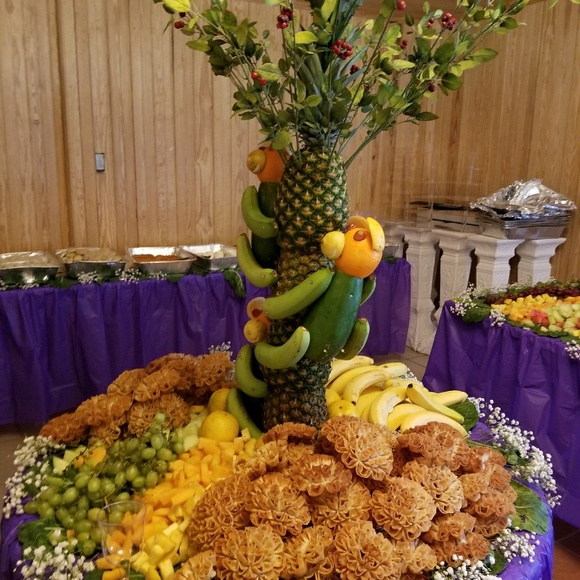 Profile Picture of Bee Xiong (@beexiong1) on Poshmark