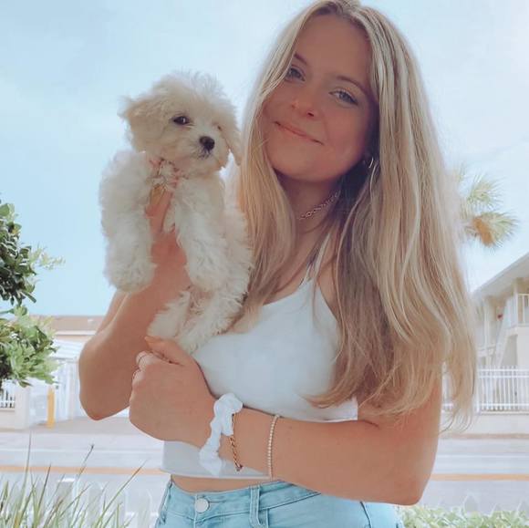 Profile Picture of Laurel Borden (@lgb15c) on Poshmark