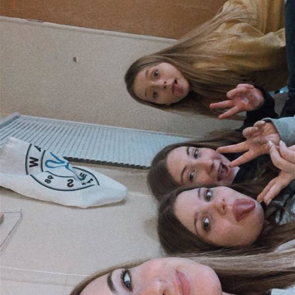 Profile Picture of Kinzi Bandy (@kinzibandy) on Poshmark