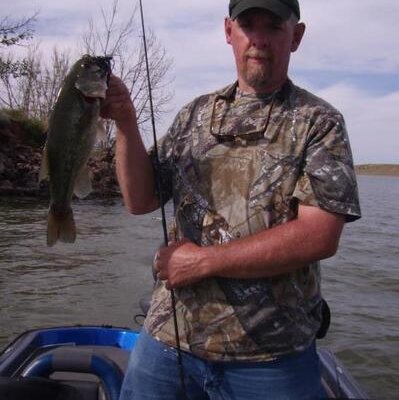 Profile Picture of Greg Imhoff (@Poppythefisher) on Twitter