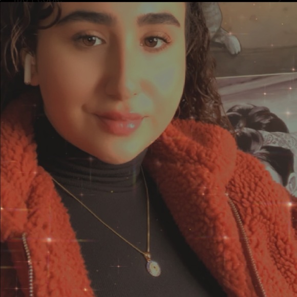 Profile Picture of Hatice Ugurlu (@haticeugurlu) on Poshmark