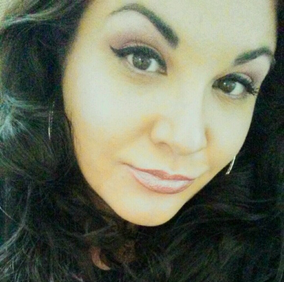 Profile Picture of Jailyn Troiano (@jlyn08096) on Poshmark