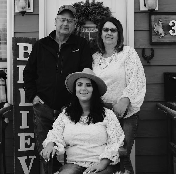 Profile Picture of Lesa Speyer (@ttned87) on Poshmark