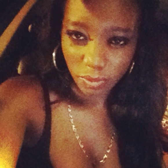 Profile Picture of Auch Auch (@bonnie404) on Poshmark