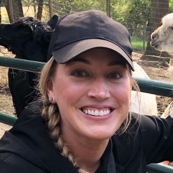 Profile Picture of Kelley Luckstein (@lucksteinfam5) on Poshmark