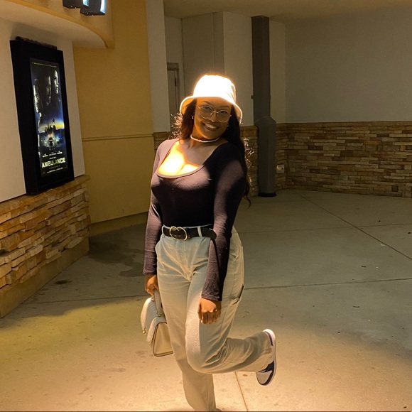 Profile Picture of Danyelle Conner (@daannny) on Poshmark