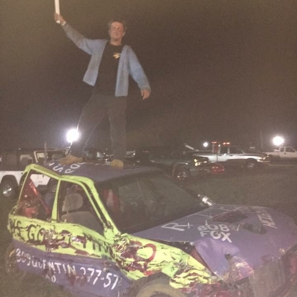 Profile Picture of Tony Furman (@tonyfurman84) on Poshmark