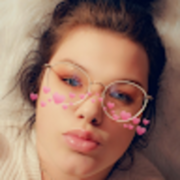 Profile Picture of Brianna Lester (@brianna05lester) on Poshmark