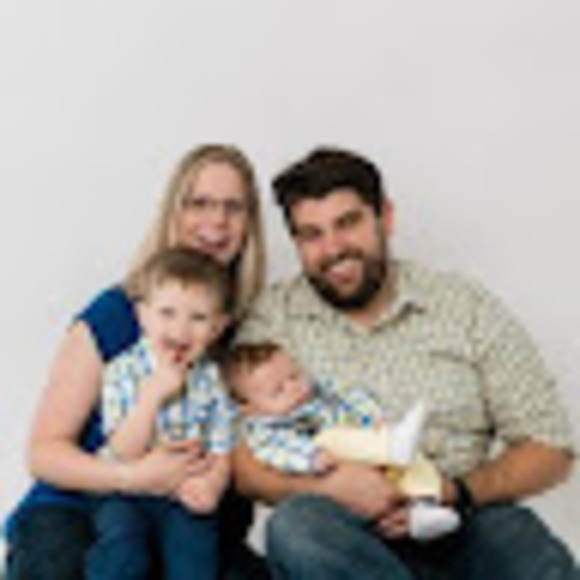 Profile Picture of Krystal Holwell (@krystalholwell) on Poshmark