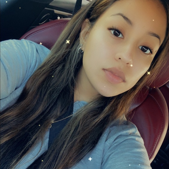 Profile Picture of Daritza Delgado (@daritzadelgado) on Poshmark