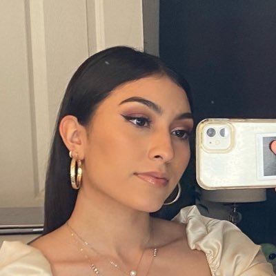 Profile Photo of Diana (@_dianaalfaro) on Twitter