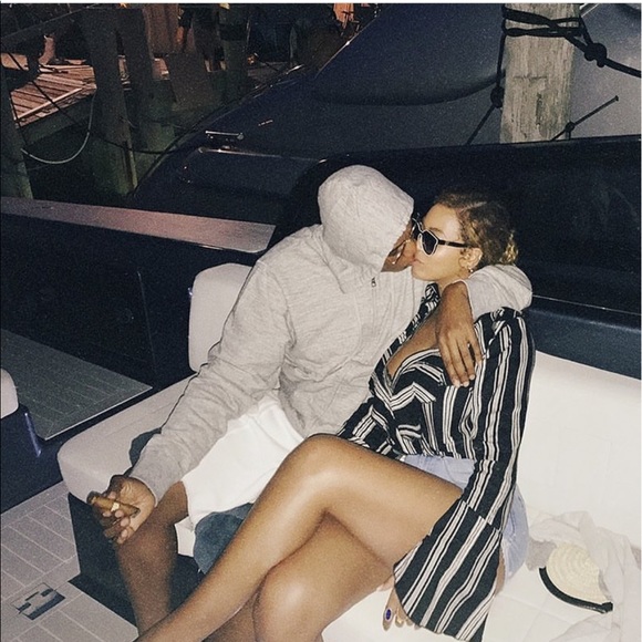 Profile Picture of Aliyah Weakley (@aliyahweakley) on Poshmark