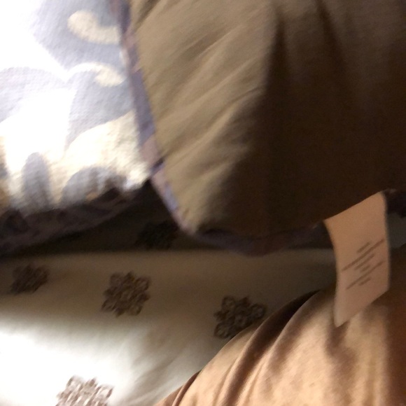 Profile Picture of Jamila Holmes (@alimaj36) on Poshmark