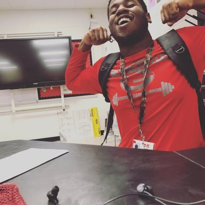 Profile Picture of Zach Horton (@skoo_old) on Twitter