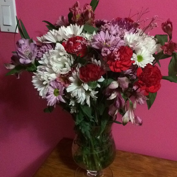 Profile Picture of Julia Lotta (@juliaaa_xoxo) on Poshmark