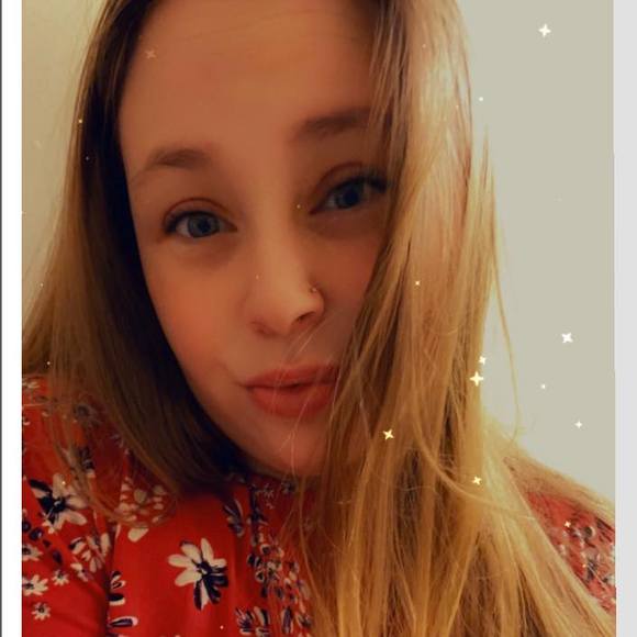 Profile Picture of Erika Allen (@mommaof3bbs) on Poshmark