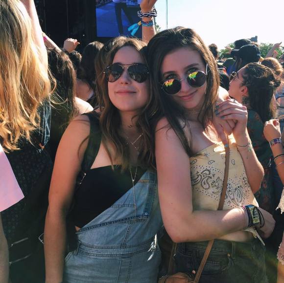 Julia Rakin - Poshmark Profile Picture of Julia Rakin (@juliahrakin) on Poshmark