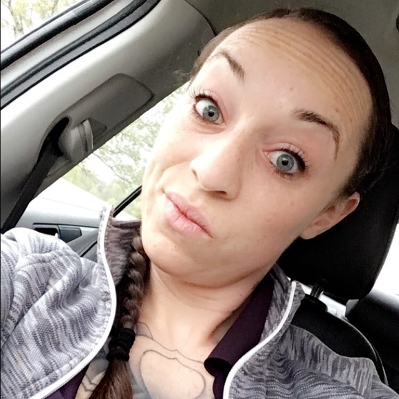 Profile Picture of Aliciq Foy (@aliciafoy9) on Poshmark