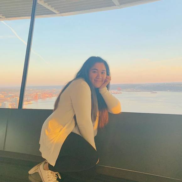 Profile Picture of Ashlee Cantilero (@ashleecantilero) on Poshmark