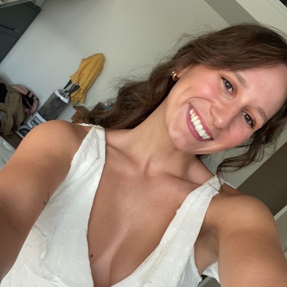 Profile Picture of Gabrielle Ehling (@gvehling) on Poshmark