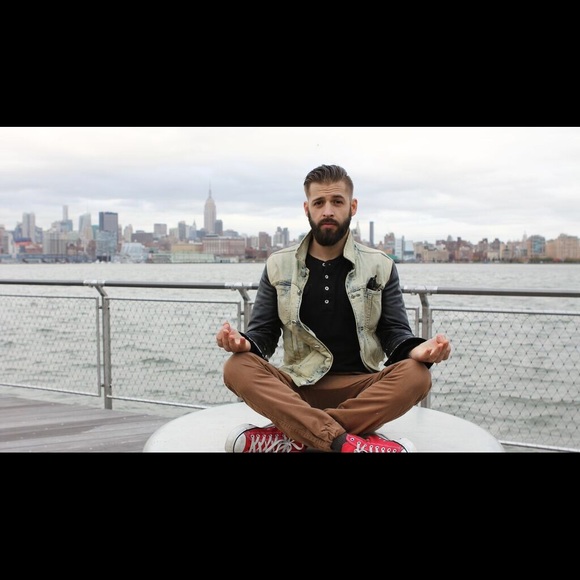 Profile Picture of Ashton Zubal (@awz) on Poshmark