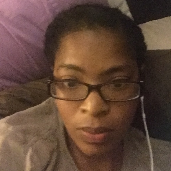 Profile Picture of Erika Glaubitz (@erikanikki82) on Poshmark