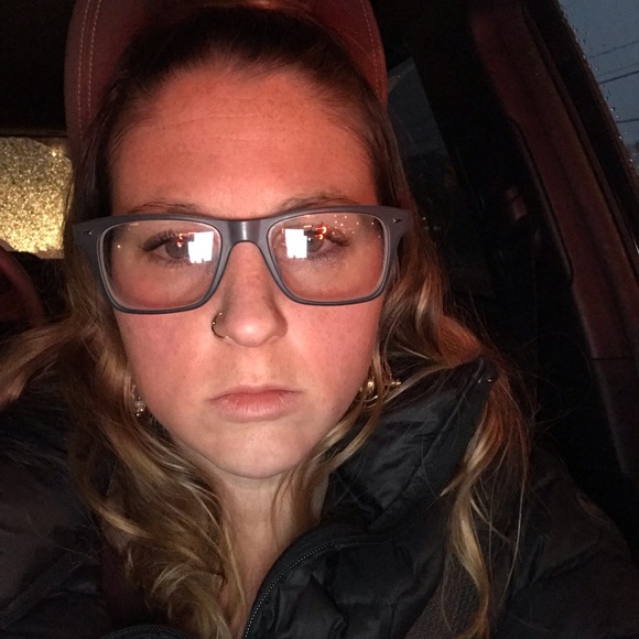 Profile Picture of Tonya Mccallum (@teetimc) on Poshmark