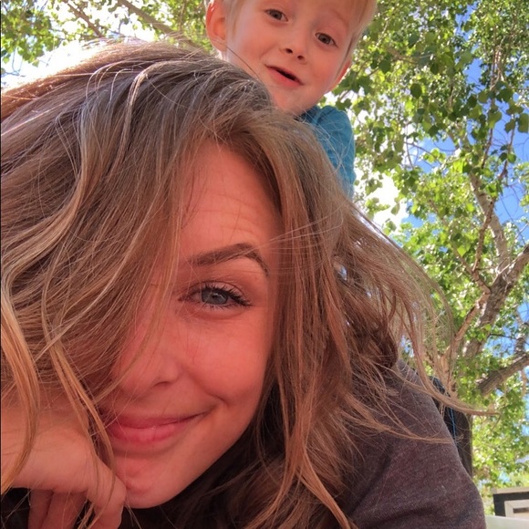 Profile Picture of Andrea Hockley (@andreahockley) on Poshmark