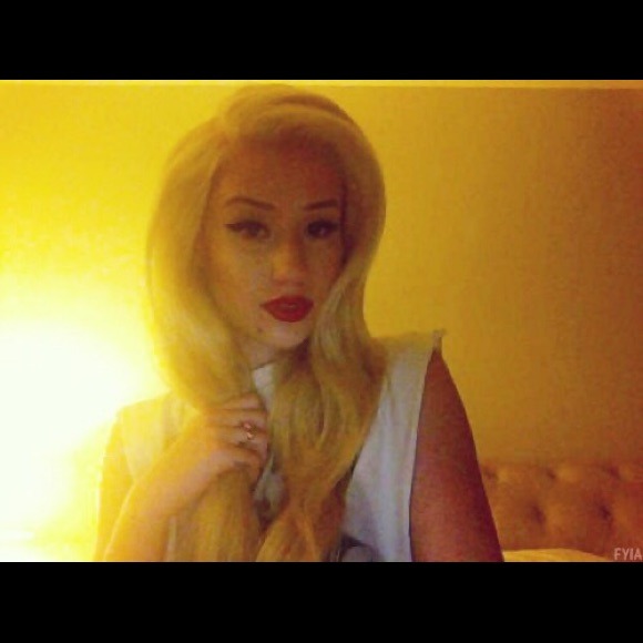 Profile Picture of Josie Thompson (@bubblebutt202) on Poshmark