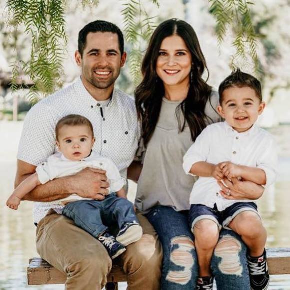 Kaitlyn Holt - Poshmark Profile Picture of Kaitlyn Holt (@kaitlyndenielle) on Poshmark