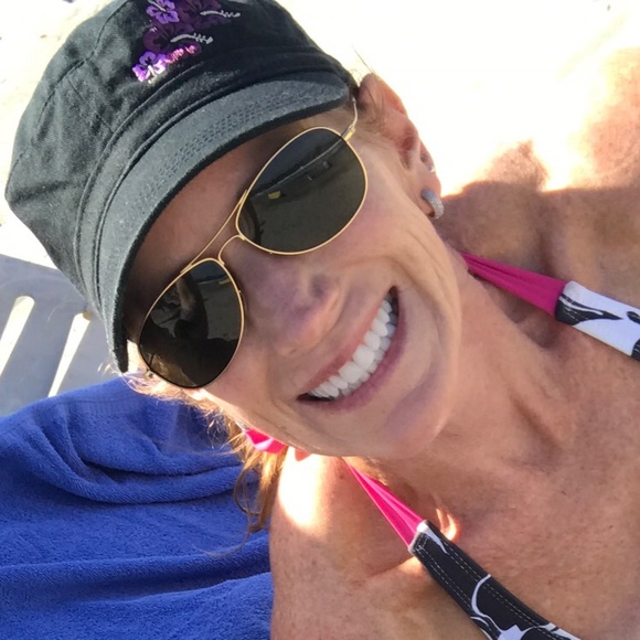 Profile Picture of Stacy Herbert (@sherbert40) on Poshmark