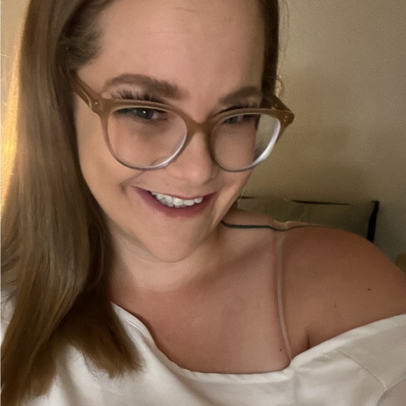 Profile Picture of Jessica Rivet (@lightmyfire03) on Poshmark
