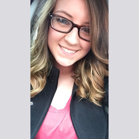Profile Picture of Haley Blanton (@haley_b21) on Poshmark