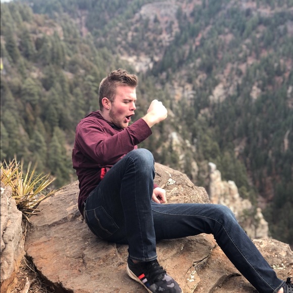 Profile Picture of Jason Lynn (@jplynn87) on Poshmark