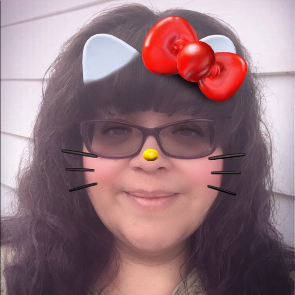 Profile Picture of Catherine Bradshaw (@nerdyxnature) on Poshmark