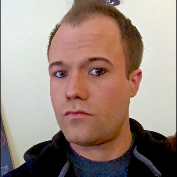 Profile Picture of Richard Wiley (@rlw71334) on Poshmark