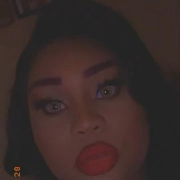 Profile Picture of Bobbie Mcintyre (@bobbie21995) on Poshmark