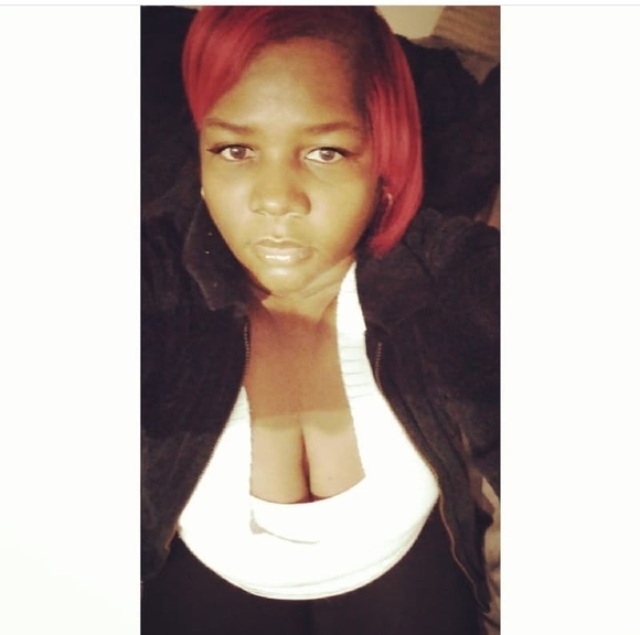 Profile Picture of Yolanda Herrington (@yolandadh55) on Poshmark