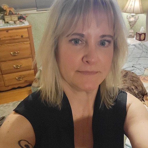 Profile Picture of Donna Morawski (@donnamorawski) on Poshmark