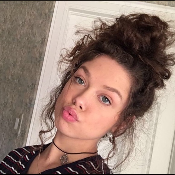 Jenna Edmonds - Poshmark Profile Picture of Jenna Edmonds (@jennaredmonds) on Poshmark