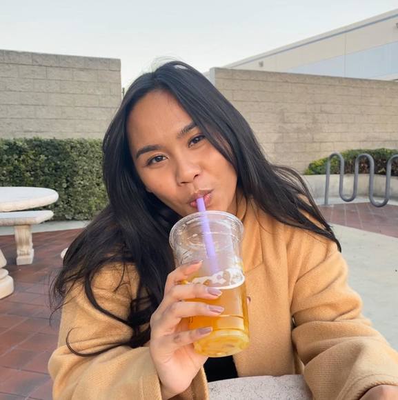 Profile Picture of Rebecca Sitorus (@beccaaas) on Poshmark