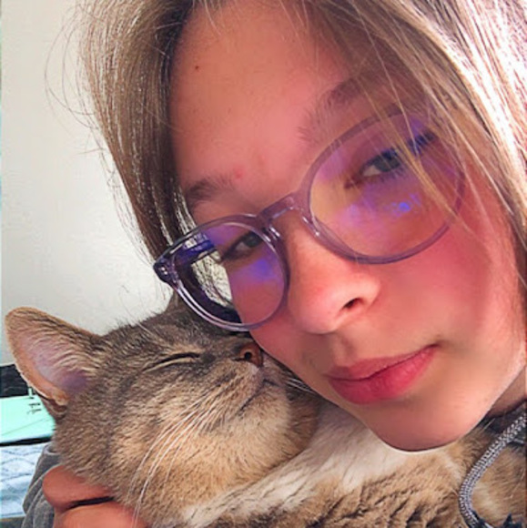 Maeve Freeman - Poshmark Profile Picture of Maeve Freeman (@maevefreeman) on Poshmark