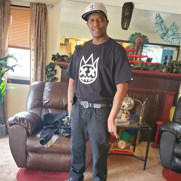 Profile Picture of Carlos Alexander (@carlosalexan648) on Poshmark