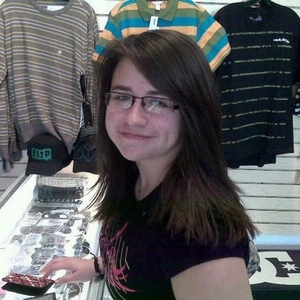 Profile Picture of Lauren Hosey (@frogishlolo) on Myspace