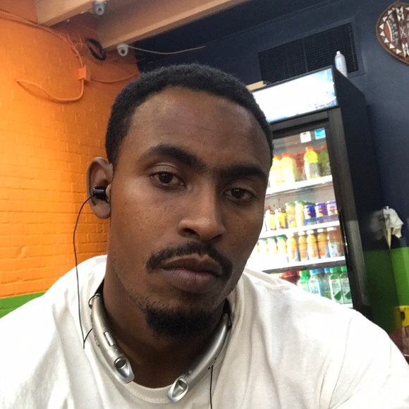 Profile Picture of Abdi Ali (@teachermania) on Poshmark