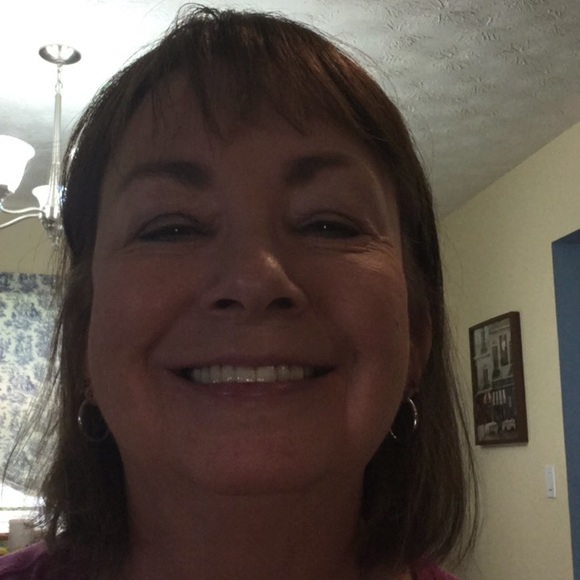 Profile Picture of Connie Wright (@conniewright53) on Poshmark