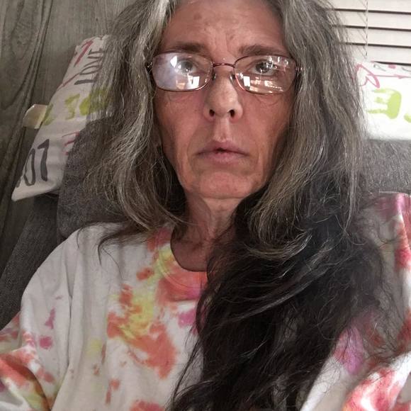 Profile Picture of Paula Thacker (@robertswife2007) on Poshmark