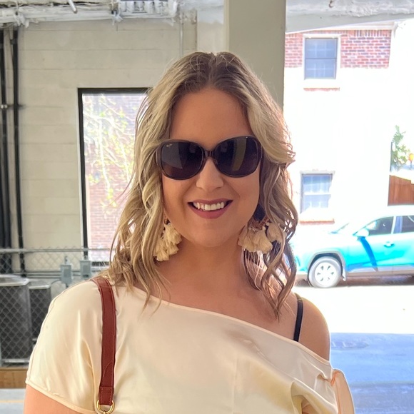 Profile Picture of Jessica Stringfellow (@jstringfellow19) on Poshmark