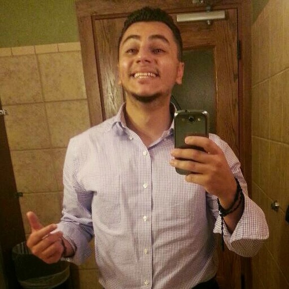 Profile Picture of David Moussa (@dmoussa22) on Poshmark