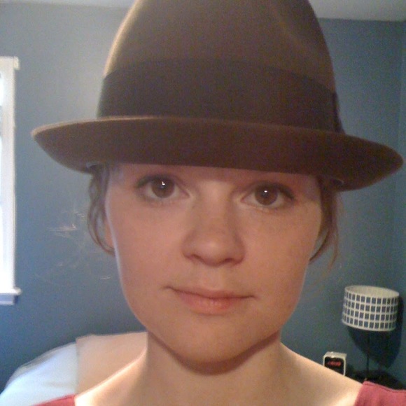 Profile Picture of Kristin Leiendecker (@kristinwolkoff) on Poshmark